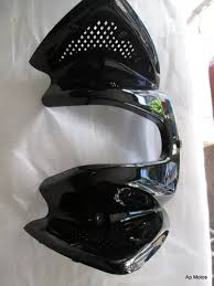 CACHA CENTRAL TANQUE BAJAJ ROUSER 135 NEGRO ORIGINAL