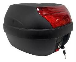 BAUL TRASERO GRANDE Medidas: 54,5 x 42 x 29 cm.• Peso: 4.3 kgs.• Capacidad: 2 cascos• Incluye cerradura con juego de dos llaves