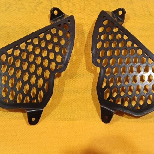 CUBRE BOCINA REJILLA YAMAHA YBR 125 (VC)